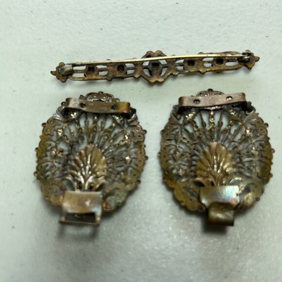 Vintage Antique Jewelry 3 Pieces Bar Pin and 2 pieces of Green Stone Pieces ? - Picture 8 of 13